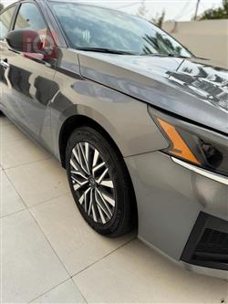 نيسان ألتيما